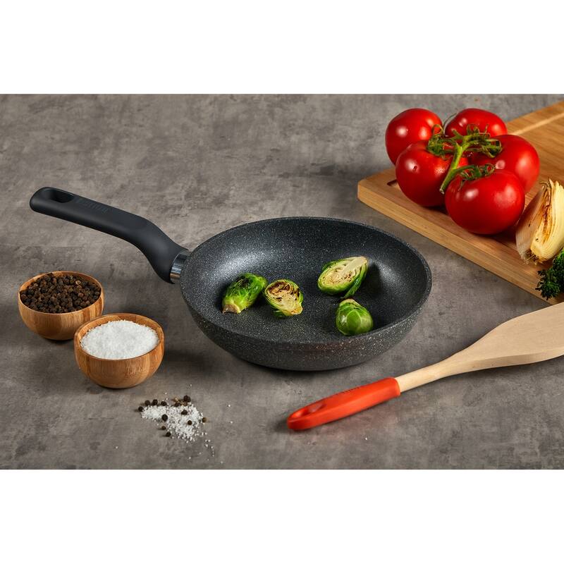 IMUSA Gusto 8 in Fry Pan in Gray