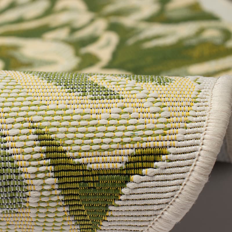 Liora Manne Esencia Peony Indoor/Outdoor Mat Green 3'3"x3'3"