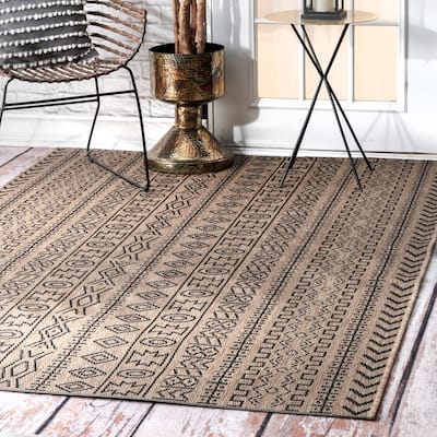 Nuloom Indoor/Outdoor Transitional Tribal Aztec Geometric Area Rug