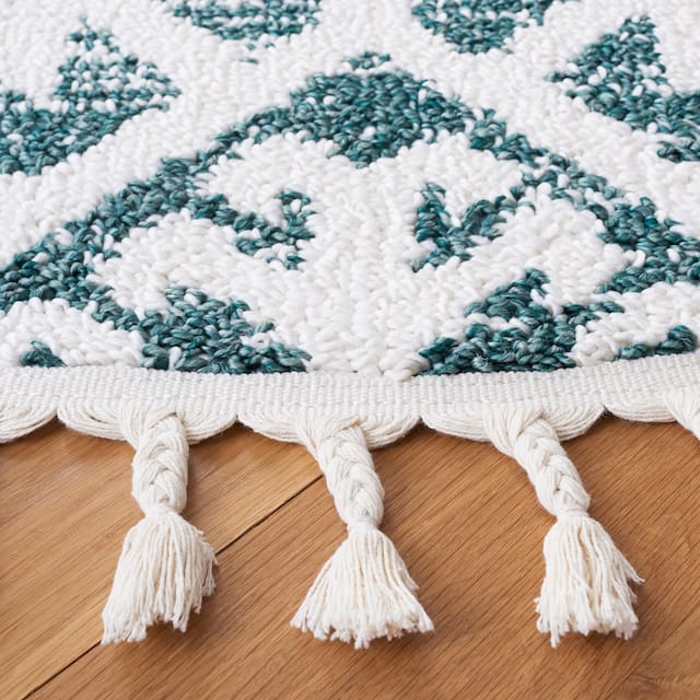 SAFAVIEH Moroccan Tassel Shag Iulieana Boho Tribal 2-inch Thick Rug