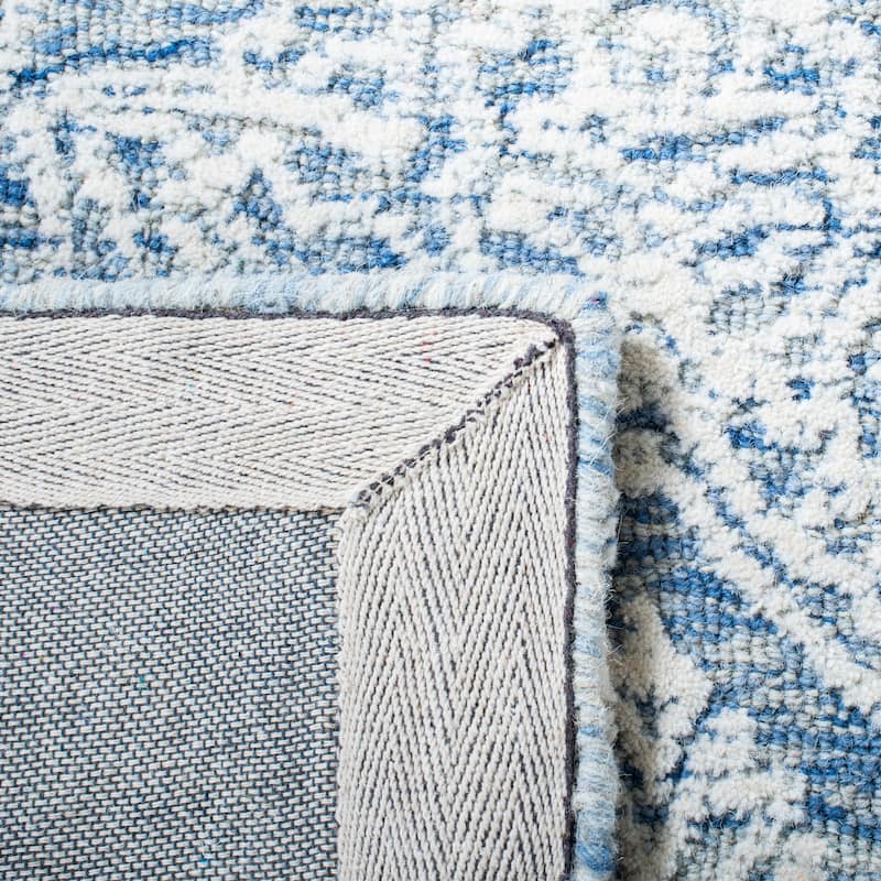 SAFAVIEH Handmade Metro Lorenzina French Country Wool Rug