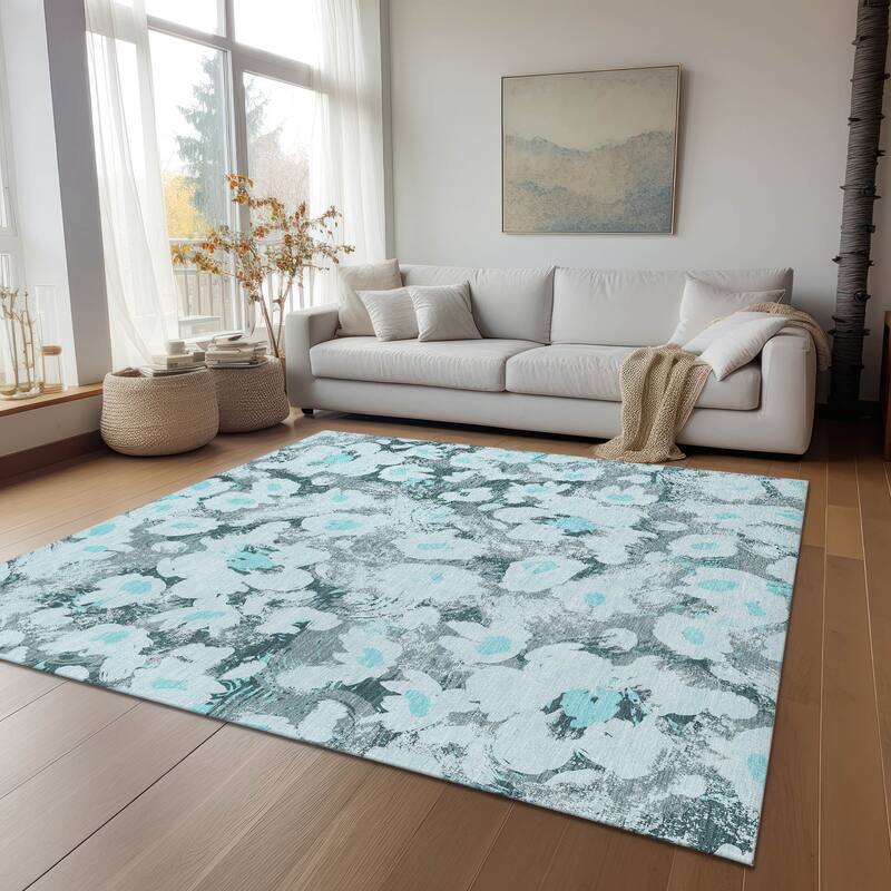 Machine Washable Indoor/ Outdoor Modern Daisy Chantille Rug