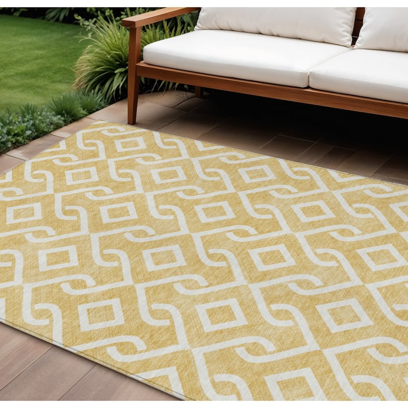 HomeRoots Geometric Transitional Rectangle Outdoor Rug - 8' X 10'