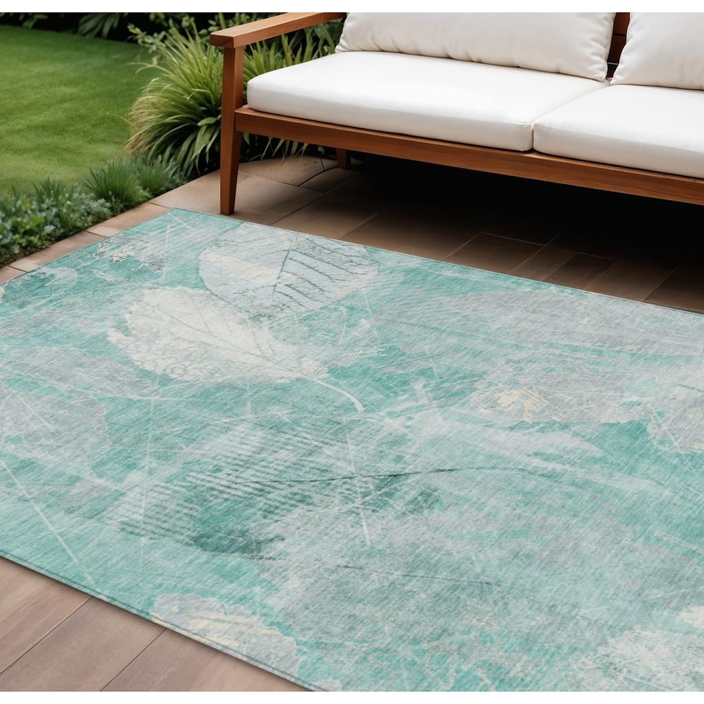 HomeRoots Floral Transitional Rectangle Outdoor Rug