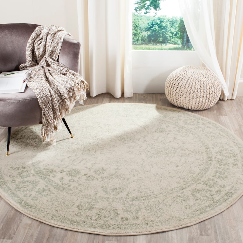 SAFAVIEH Adirondack Dakota Rustic Shabby Chic Distressed Rug - 6' Round - Ivory/Sage - Round