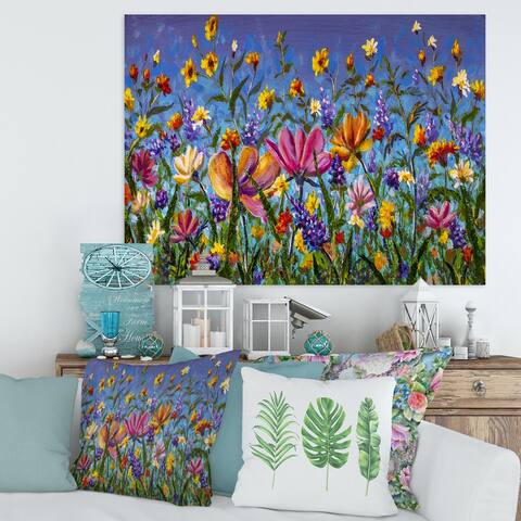 Designart 'Daisies and Wildflowers In Summer Garden Field I' Traditional Canvas Wall Art Print
