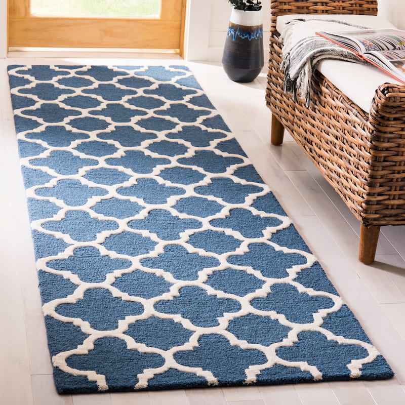 SAFAVIEH Handmade Cambridge Touria Modern Moroccan Wool Rug - 2'6" x 8' Runner - Navy/Ivory
