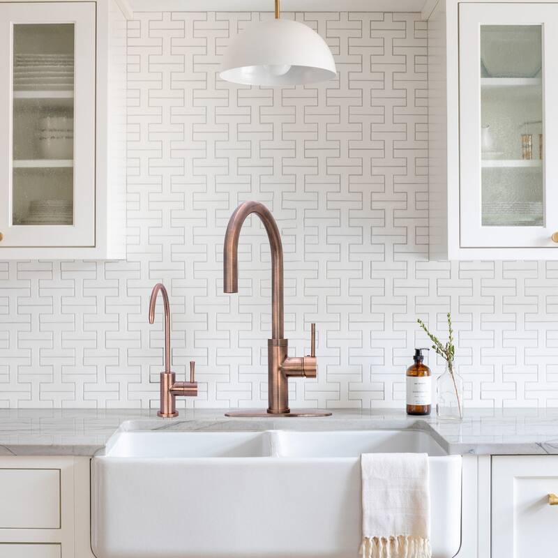 One-Handle Pull-Down Kitchen Faucet with Deck Plate