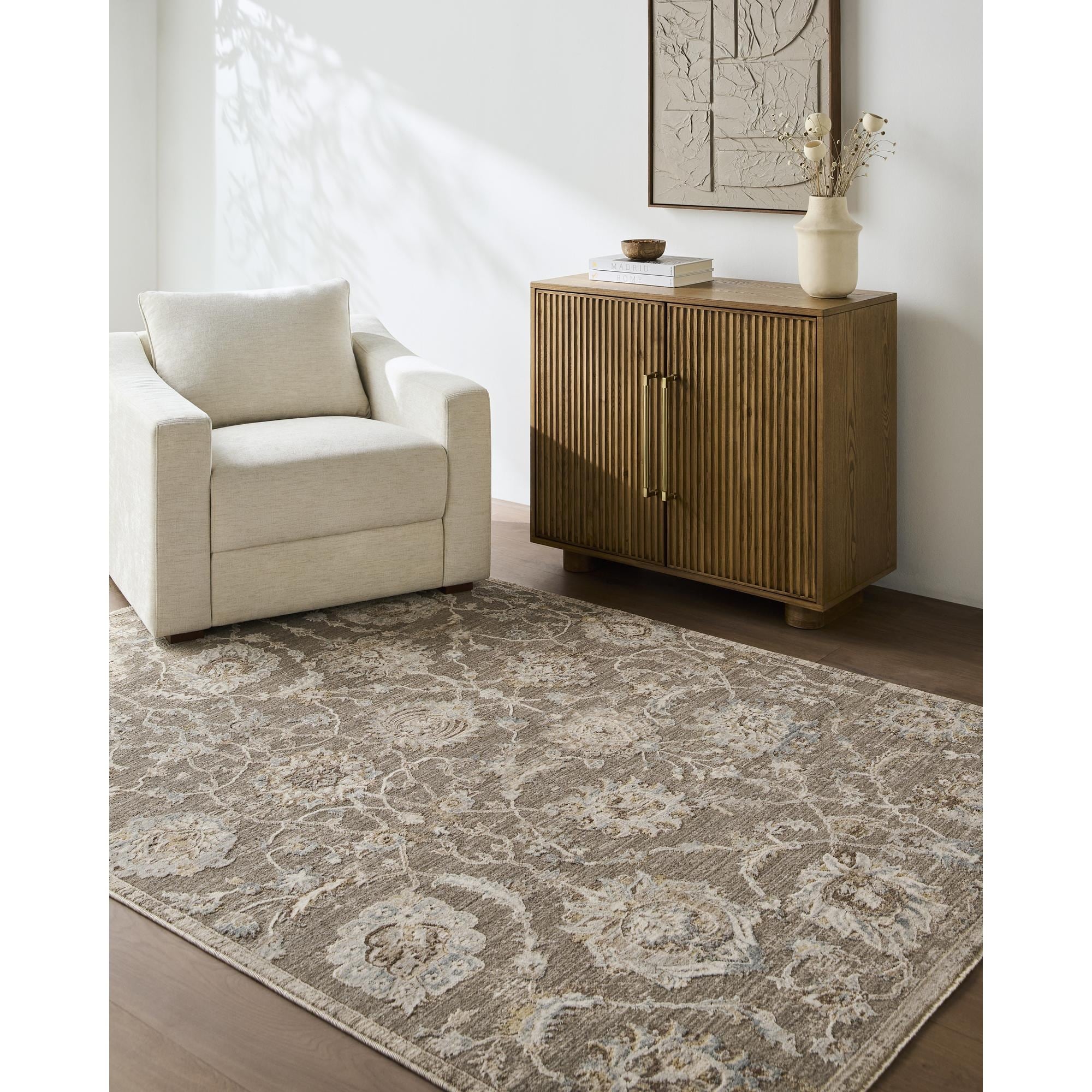 Livabliss Arda Traditional Area Rug.