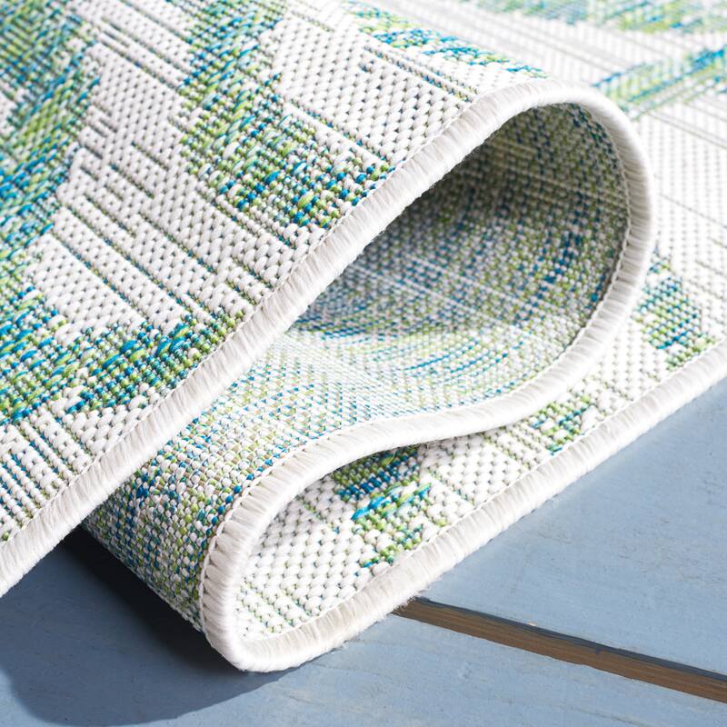 SAFAVIEH Courtyard Kalyonka Indoor/ Outdoor Waterproof Patio Backyard Rug