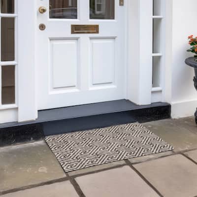 Machine Washable Indoor/ Outdoor Chantille Modern Geo Rug