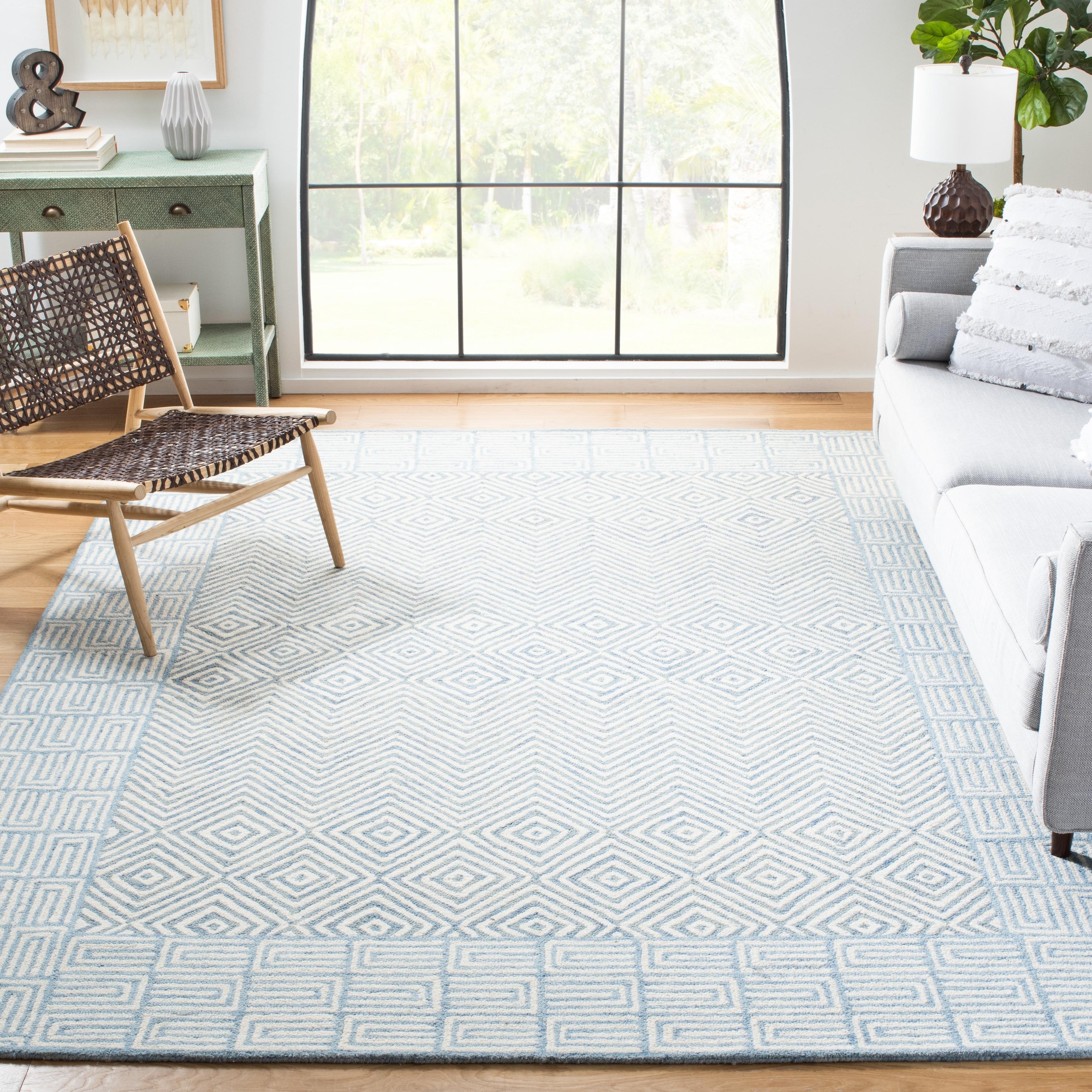 SAFAVIEH Handmade Roslyn Epistimia Wool Rug