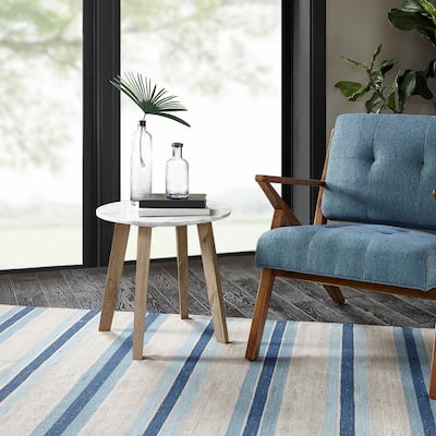 End Table With 4 Legs