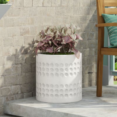 Flower pot，PLANTER，This garden urn planter allows for variation in height in your garden area