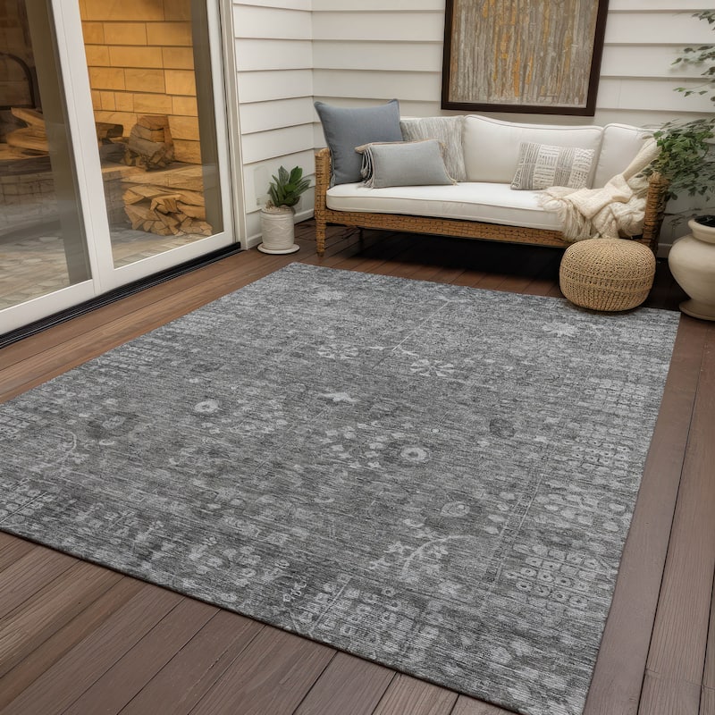 Machine Washable Indoor/ Outdoor Traditional Classic Chantille Rug