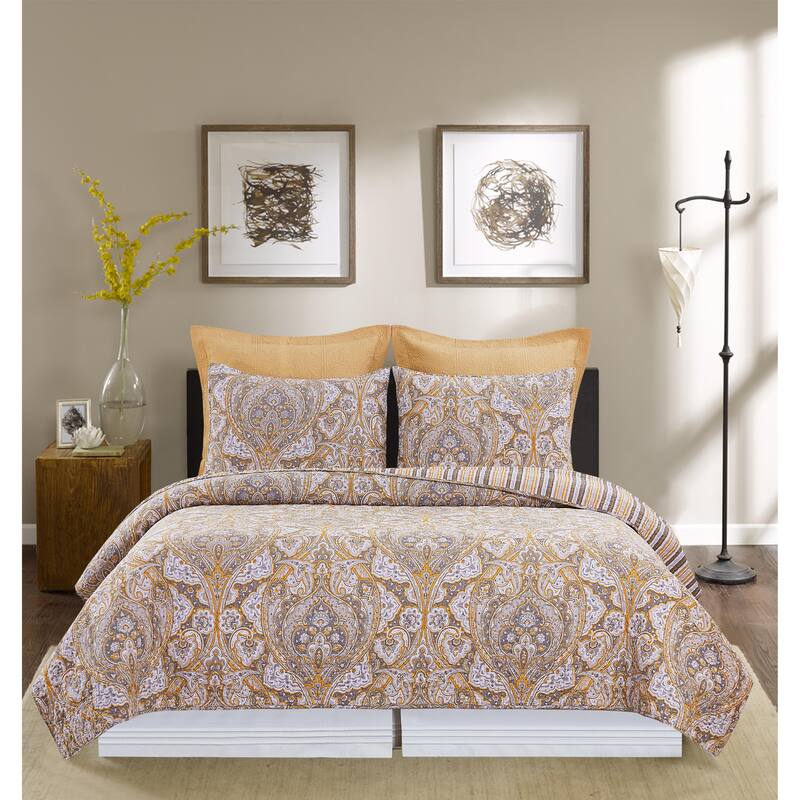 Shay Damask Quilt Set Bedding Collection