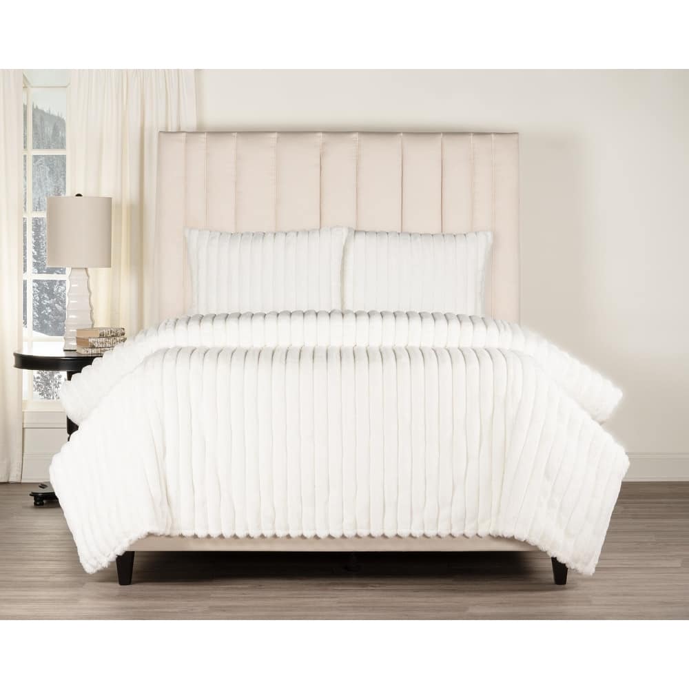 Siscovers Puff 4-Piece Luxury Ribbed Faux Fur Duvet Cover & Insert Set, Made in USA