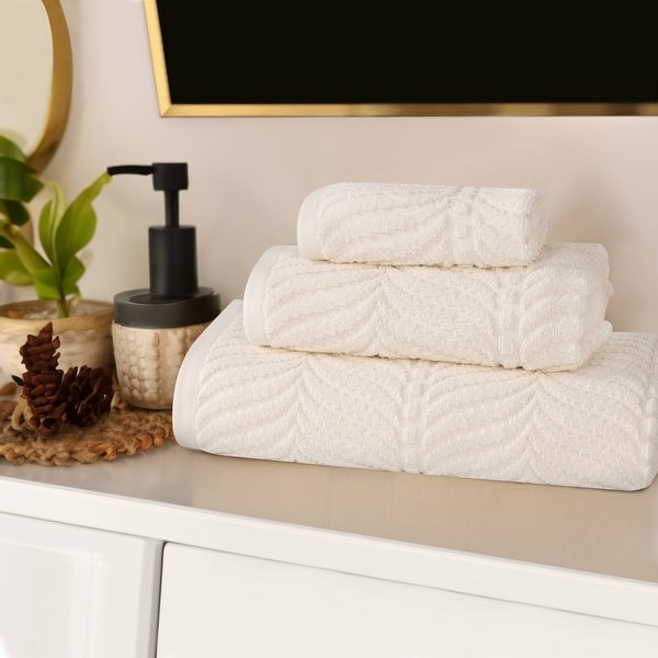 Superior Chevron Zero Twist Jacquard Cotton 3 Piece Bathroom Towel Set - Ivory