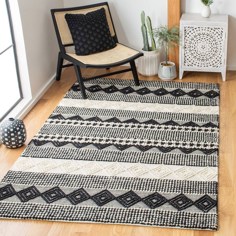 SAFAVIEH Handmade Natura Annedorte Wool Rug - 4' x 6' - Black/Ivory - Rectangle