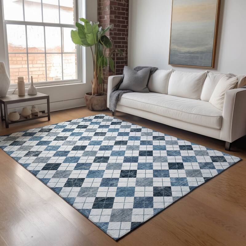 Machine Washable Indoor/ Outdoor Modern Argyle Chantille Rug