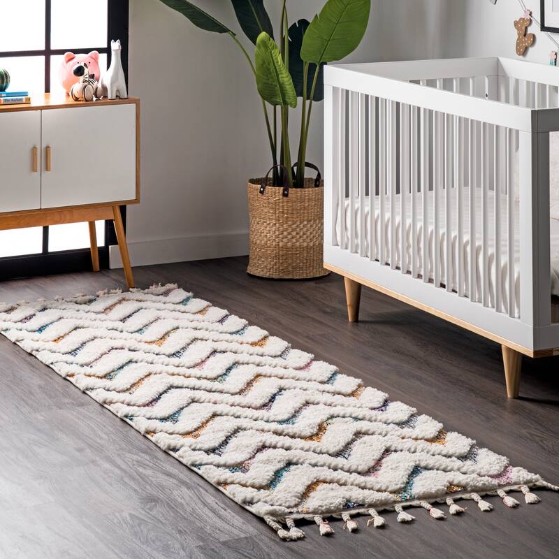 Nuloom Rumi High-Low Chevron Kids Tassel Area Rug - 2' 8" x 8' Runner - Ivory