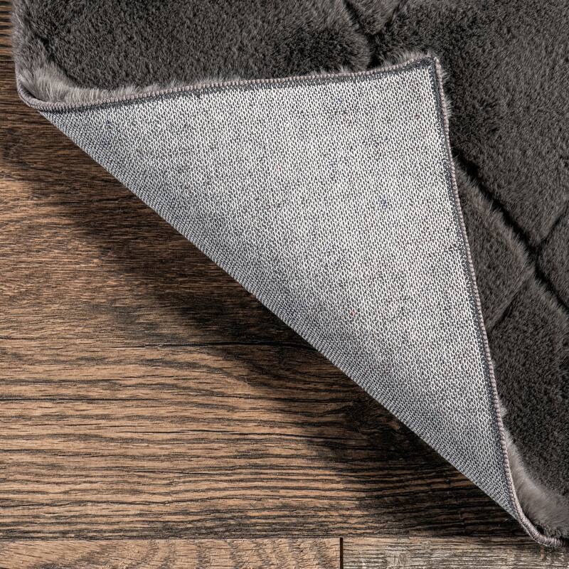 Nuloom Amy SuperiorWash Casual Faux Rabbit Machine Washable Area Rug