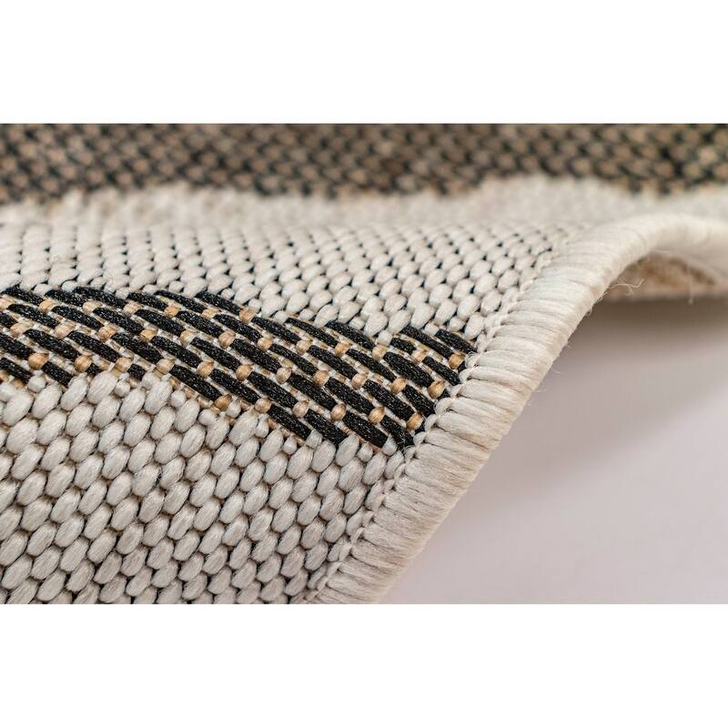 Liora Manne Carmel Zebra Indoor/Outdoor Rug Sand