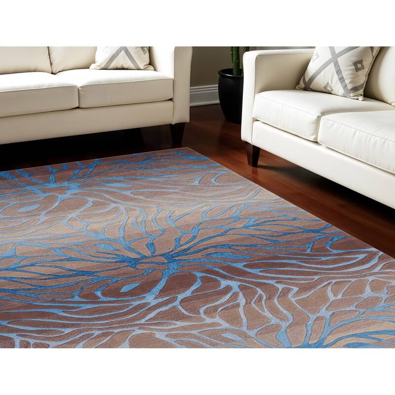 HomeRoots Gray and Blue Botanical Leaves Area Rug - 126' X '96' X '0.5 - 126' X '96' X '0.5 - Oxford Blue - Rectangle