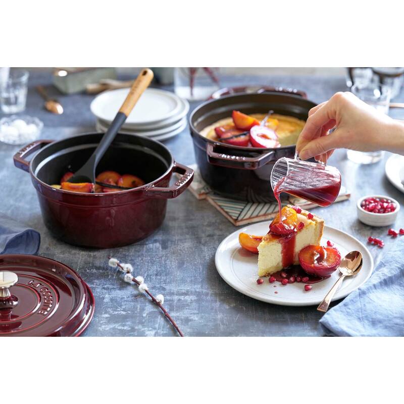 STAUB Cast Iron 2.75-qt Round Cocotte
