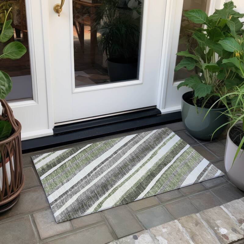 Machine Washable Indoor/ Outdoor Stripe Angles Chantille Rug - Fern - 1'8" x 2'6"