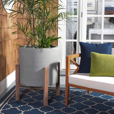 SAFAVIEH Outdoor Living Loflen Concrete Planter. - 25"W x 25"D x 29"H