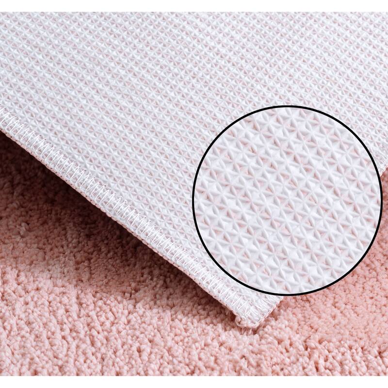 Anti Slip Bath Mat 21x 34 Soft Microfibre Polyester, Highly Absorbent, Machine Washable Bathroom Rug.