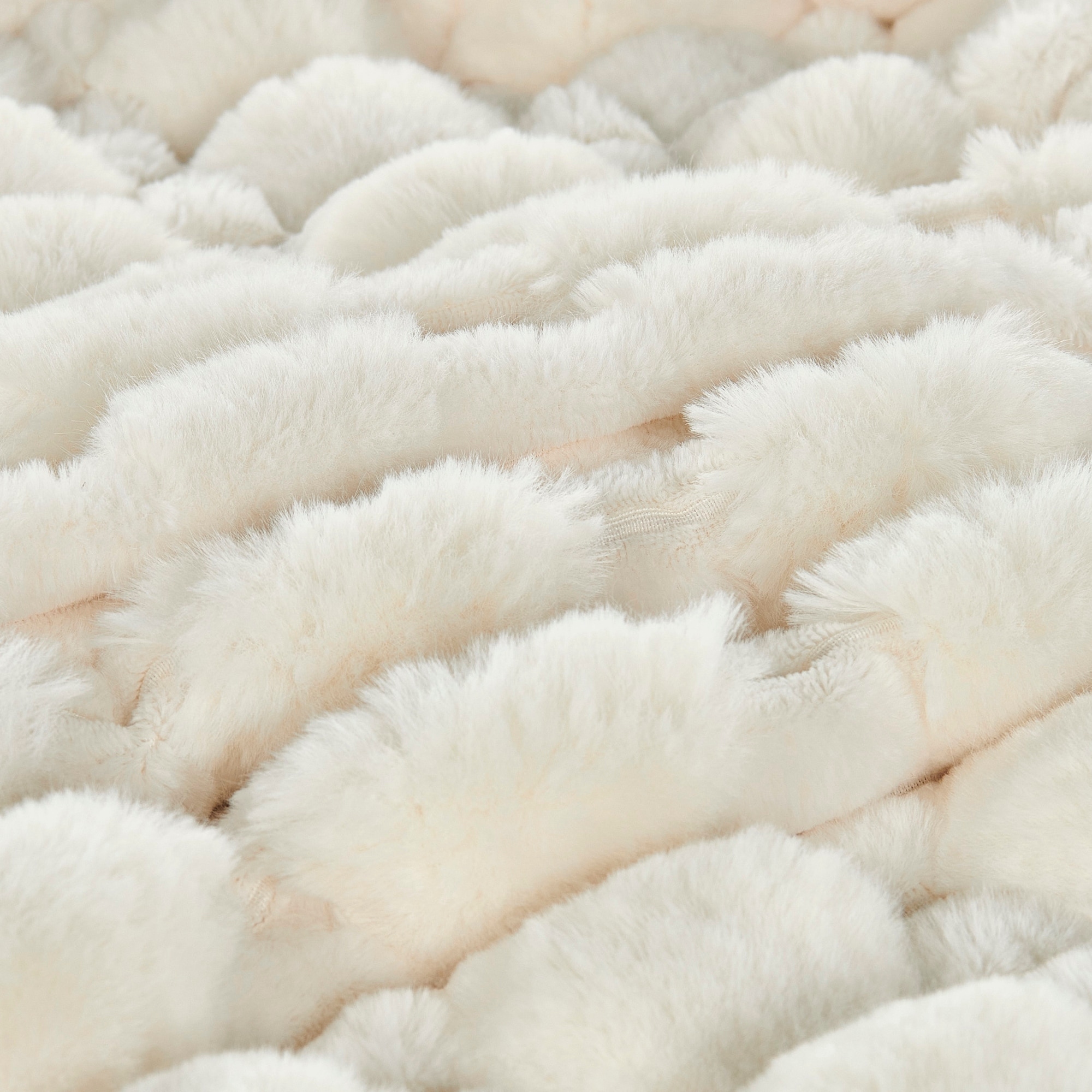 Fuzzy material for 2025 blankets