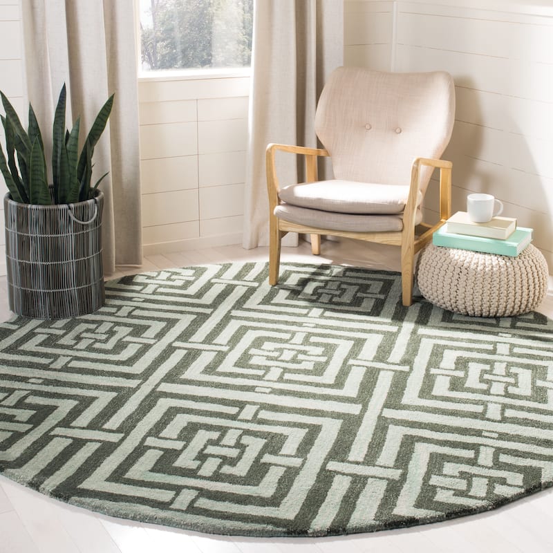 SAFAVIEH Handmade Wyndham Idalina Modern Wool Rug - 7' Round - Sage