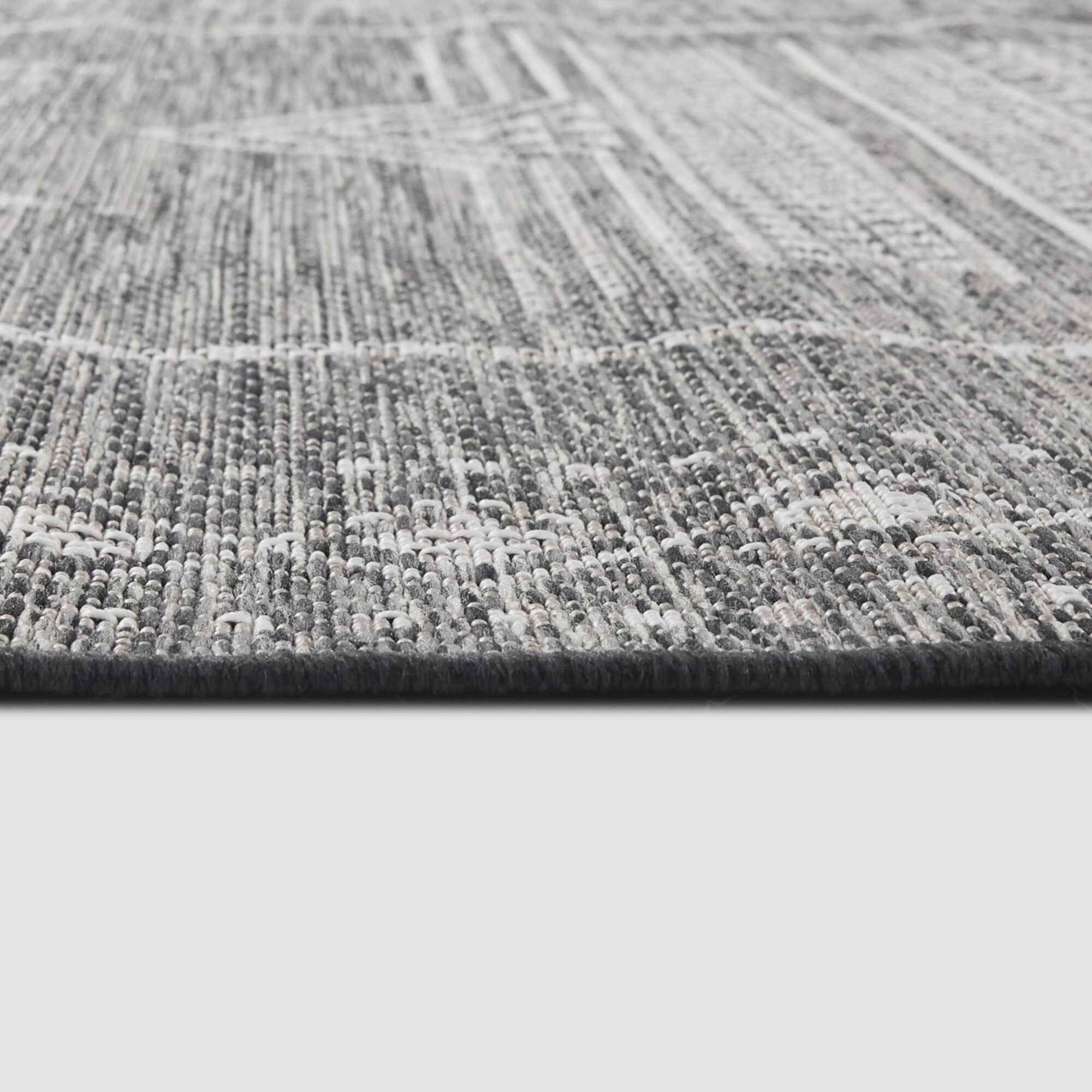 Ferdinand Moroccan Medallion Indoor/Outdoor Area Rug