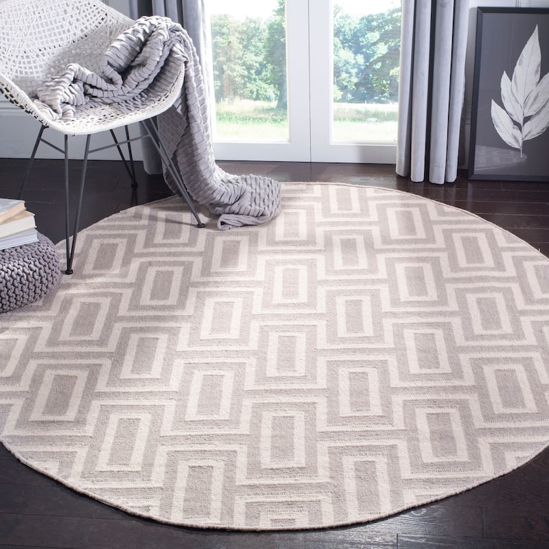 SAFAVIEH Handmade Flatweave Dhurries Iacobina Modern Moroccan Wool Rug - 6' Round - Grey/Ivory
