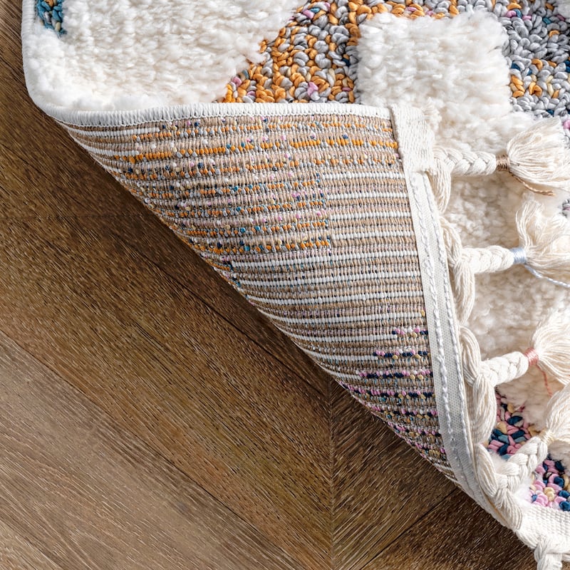 Nuloom Rumi High-Low Chevron Kids Tassel Area Rug