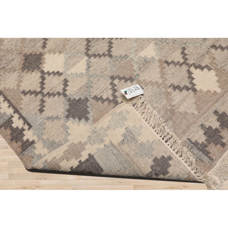 LoomBloom Beige Handwoven Oriental Southwestern Kilim Wool Area Rug - 5' 3'' x 7' 7''
