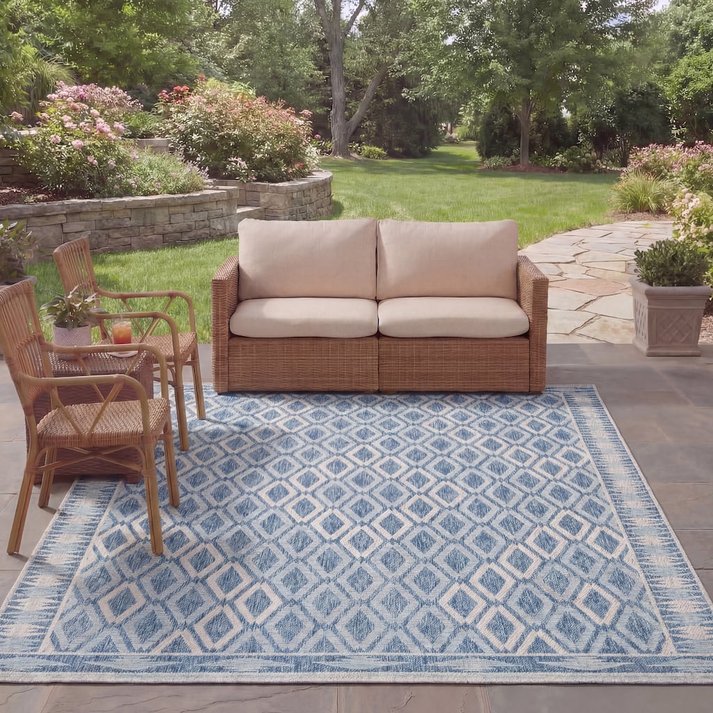SAFAVIEH Courtyard Hannchen Indoor/ Outdoor Waterproof Patio Backyard Rug