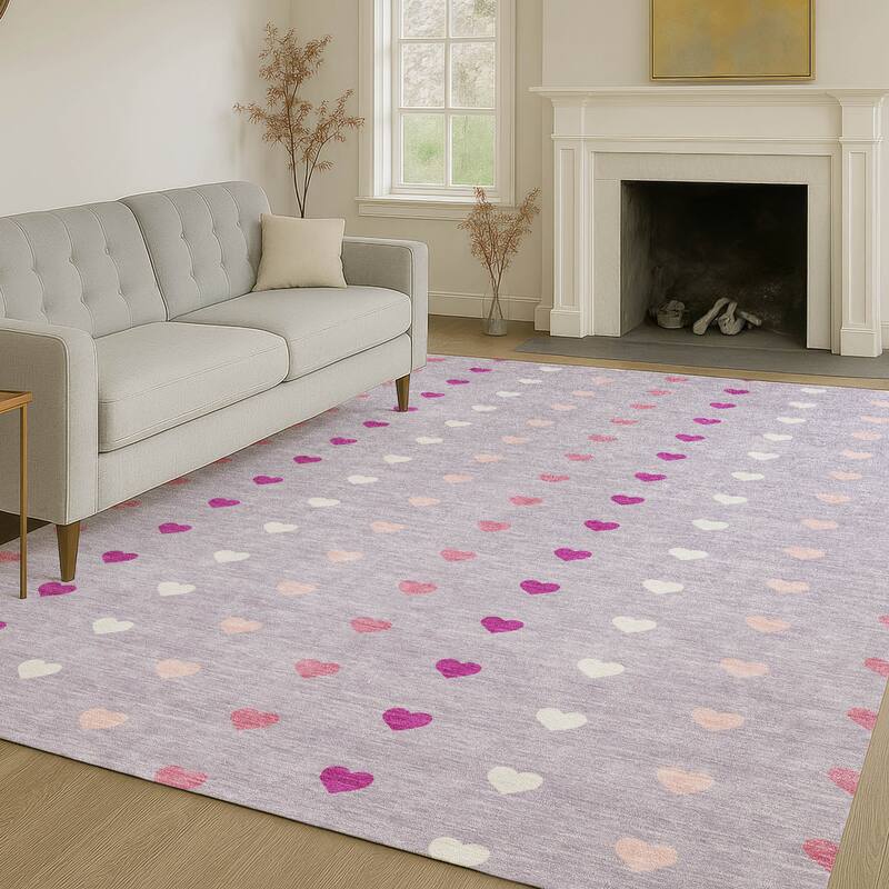 Machine Washable Indoor/ Outdoor Modern Hearts Chantille Rug