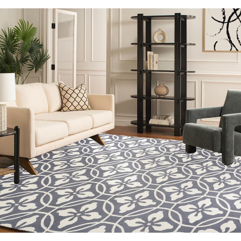 SAFAVIEH Handmade Four Seasons Dedde Floral Rug