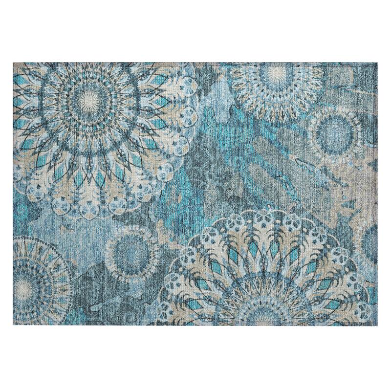 Machine Washable Indoor/ Outdoor Traditional Pinwheel Chantille Rug