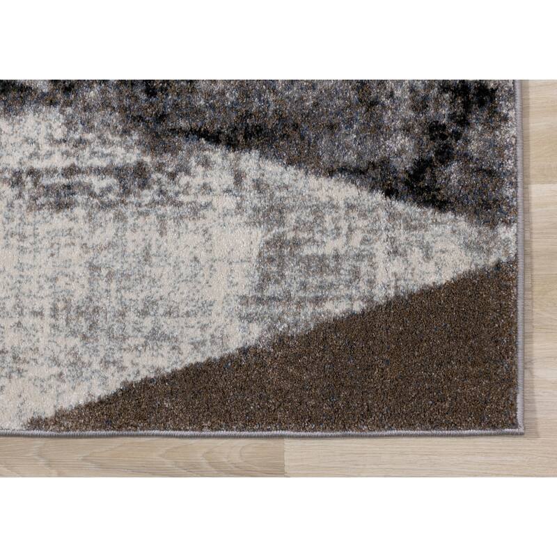Brookfield Collection - Cream/Brown/Grey Distressed Triangles Rug
