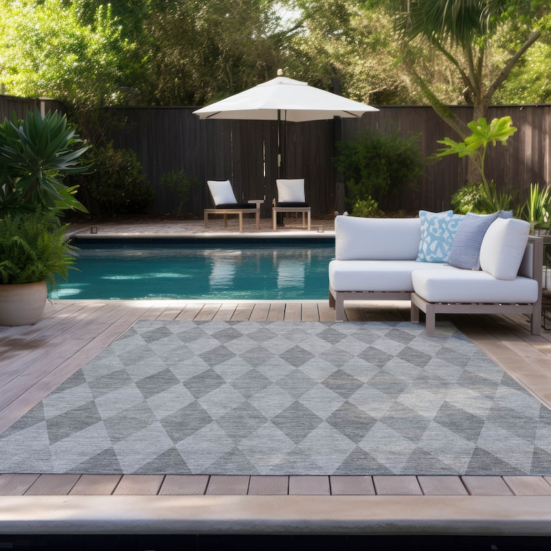 Machine Washable Indoor/ Outdoor Argyle Chantille Rug