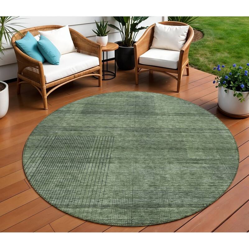 HomeRoots Striped Transitional Rectangle Outdoor Rug - 8' Round