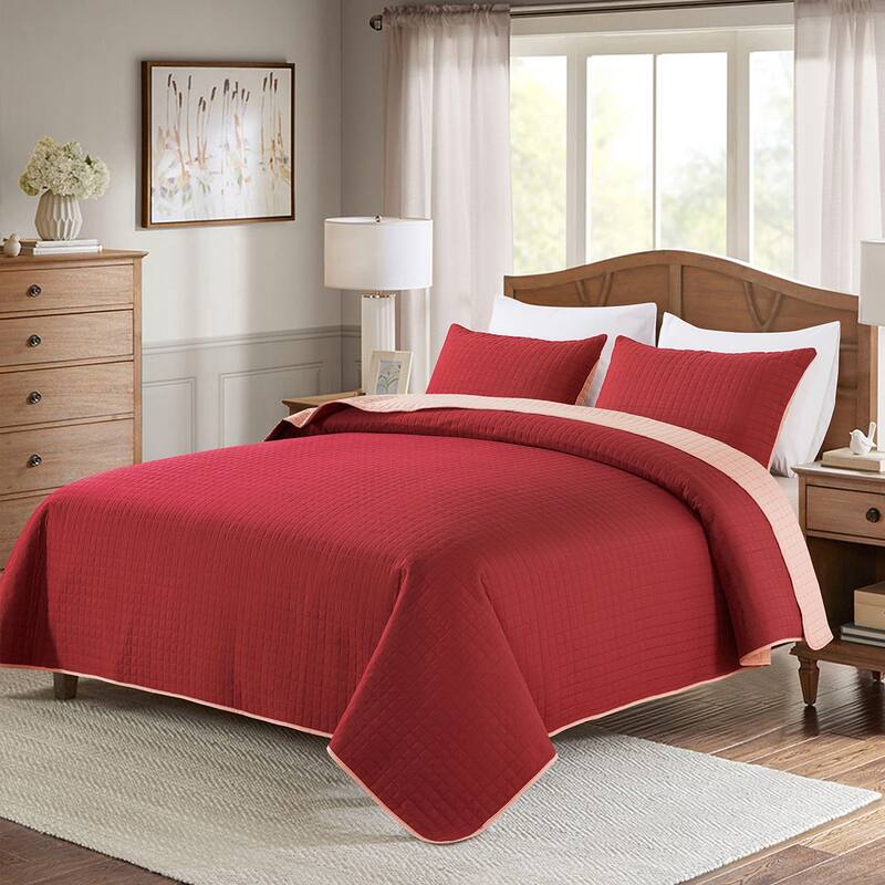 Reversible Luxury Pinsonic Solid Quilt Set Including Shams - Red/Pink - Queen