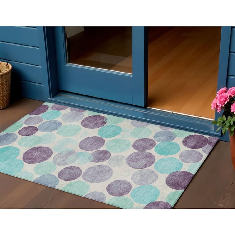 HomeRoots Geometric Transitional Rectangle Outdoor Rug - 3' x 5'
