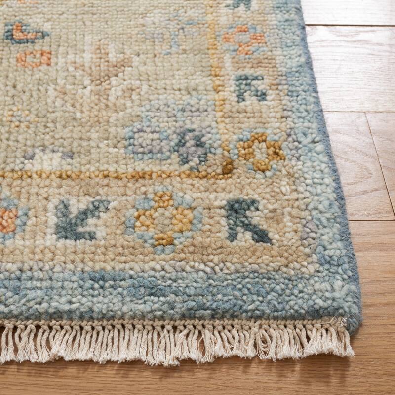 SAFAVIEH Handmade Samarkand Brianne Traditional Wool Rug