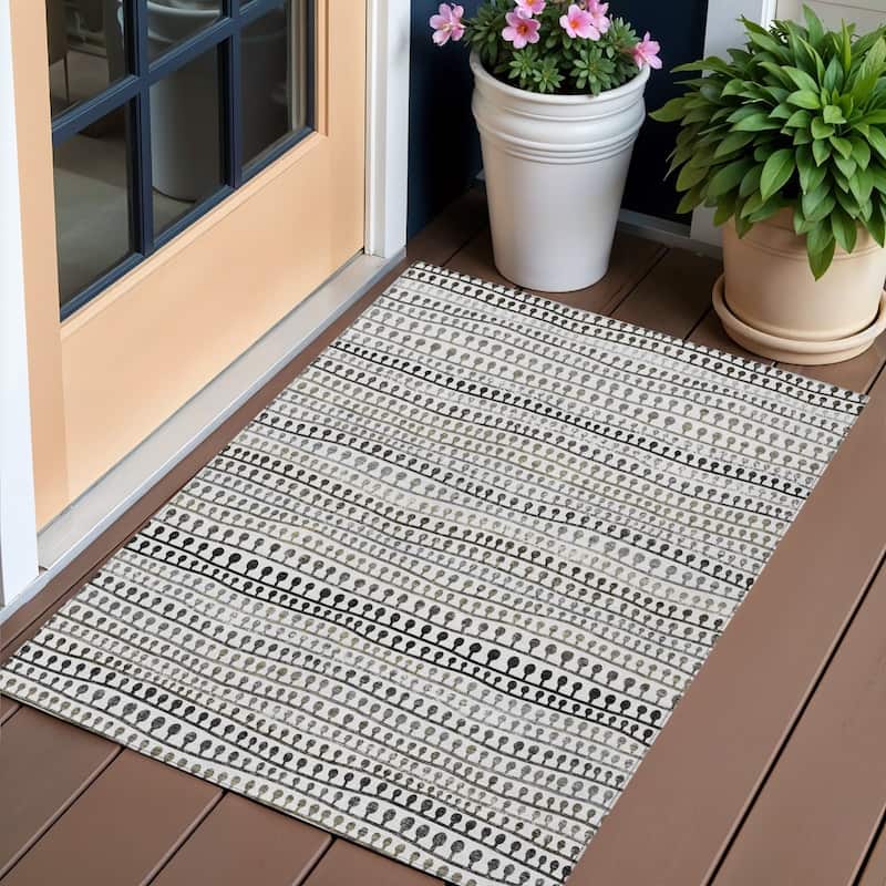 HomeRoots Striped Transitional Rectangle Outdoor Rug - 3' x 5'