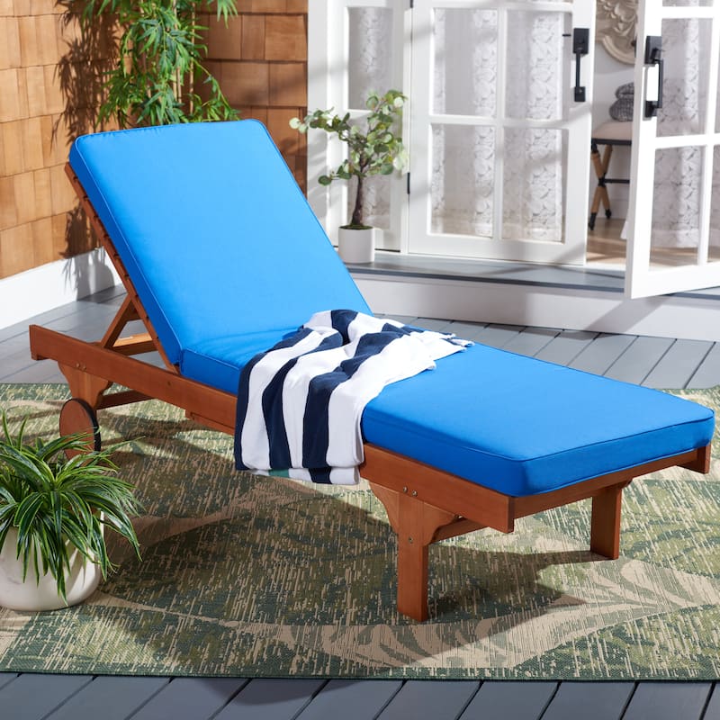 SAFAVIEH Outdoor Aubrie Adjustable Chaise Lounge Chair with Wheel.